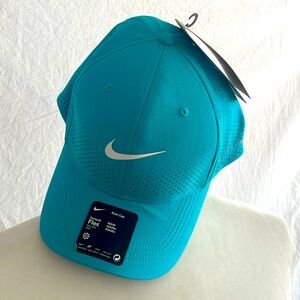 NWT Nike Rise Cap Size M/L unisex Dri-Fit Turquoise Blue